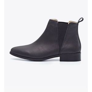 Nisolo classic Chelsea boot. Only worn once!